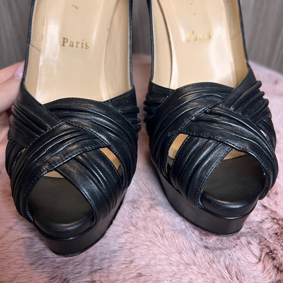 Authentic CL 👠 - Picture 2 of 7